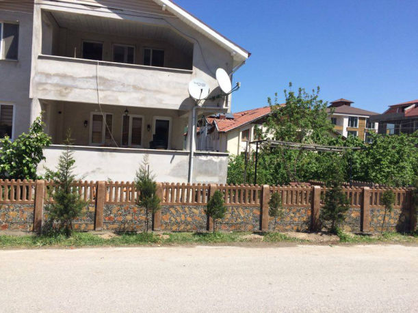 Kayraklı Avla
